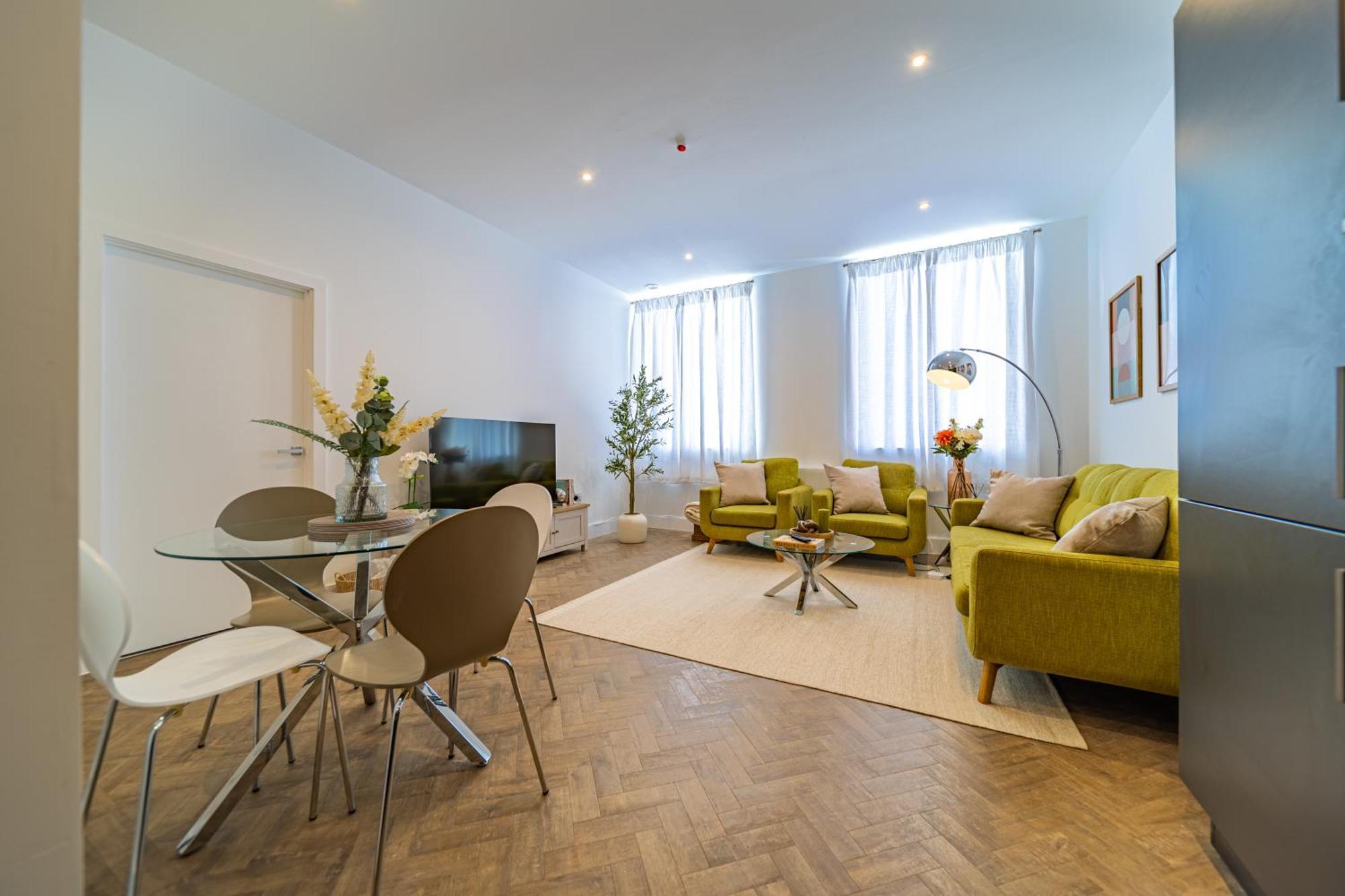 The Essex Apartments - Ashby House เชมส์ฟอร์ด ภายนอก รูปภาพ