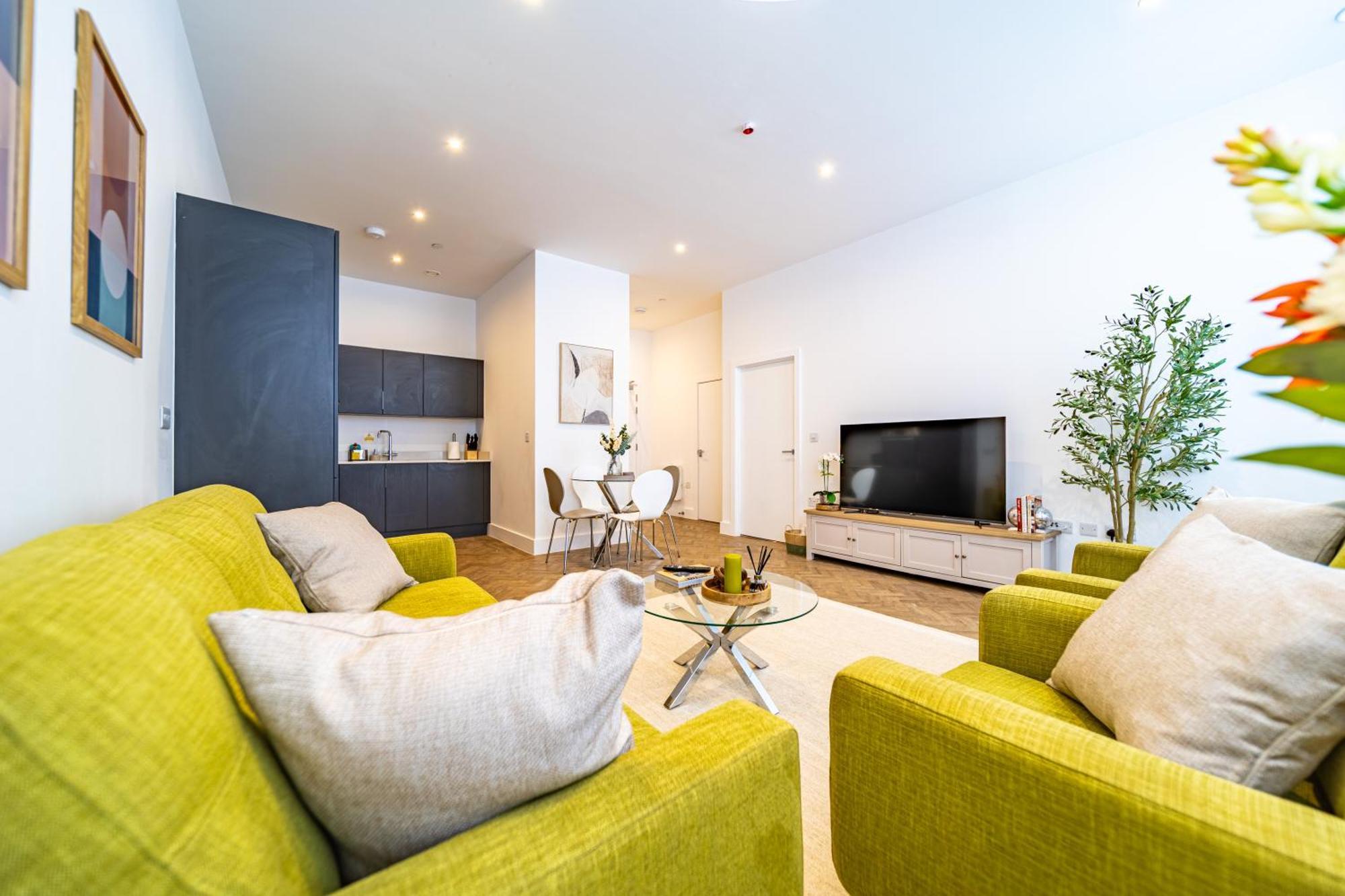 The Essex Apartments - Ashby House เชมส์ฟอร์ด ภายนอก รูปภาพ